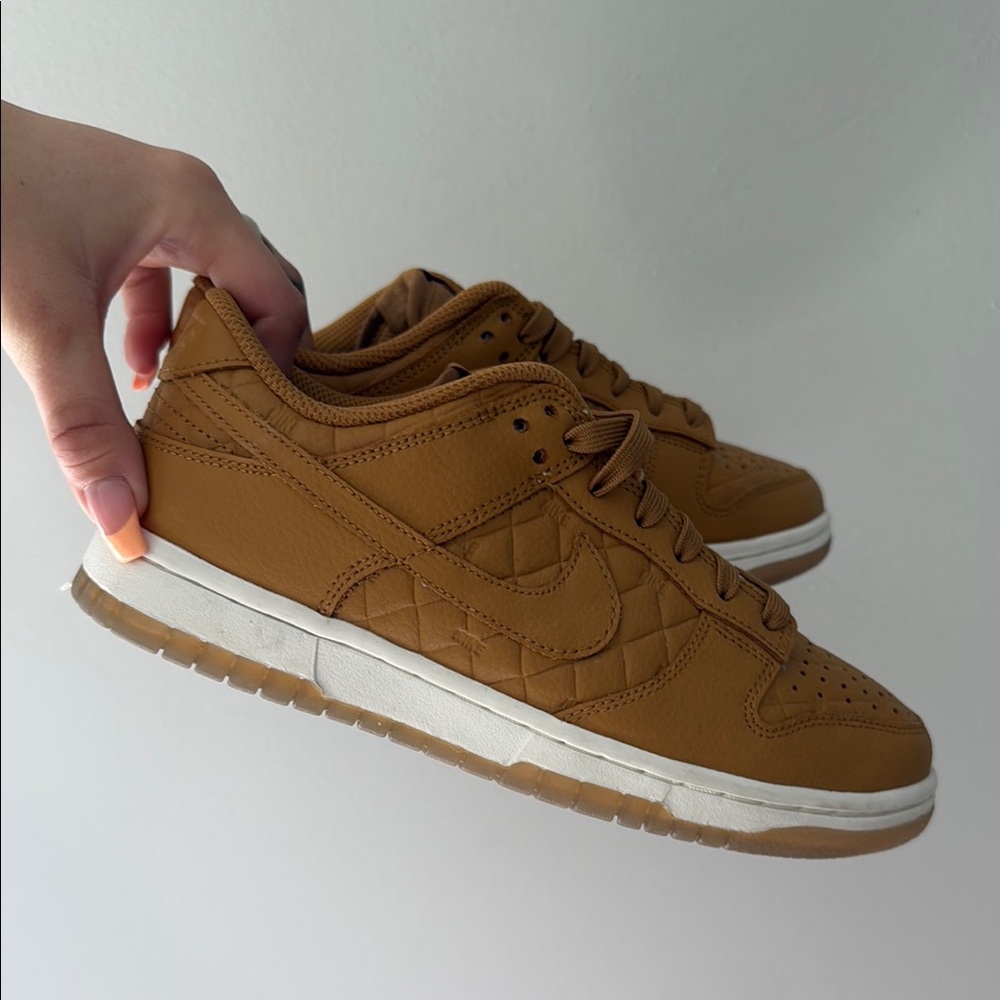 Women’s Nike Dunks